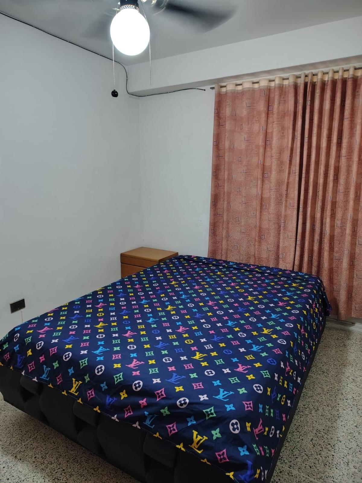 Amoblada Con Bano Compartido Caracas